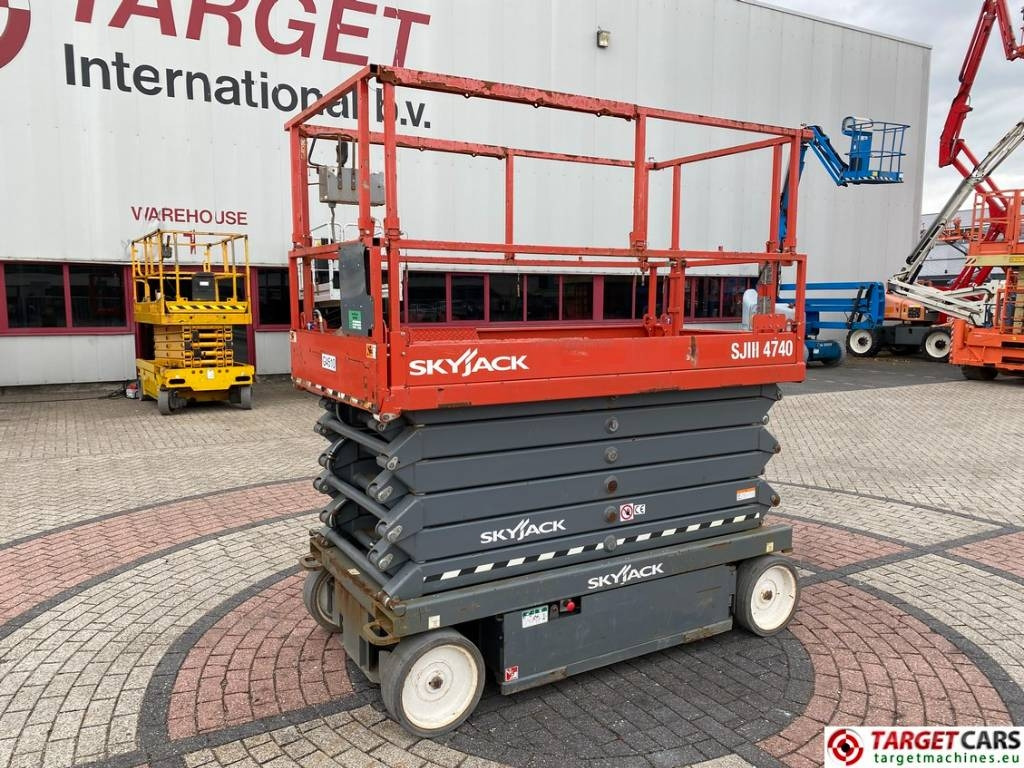 SkyJack SJIII-4740 Electric 4740 Scissor Work Lift 1380cm - Plataforma de tijeras: foto 1 SkyJack SJIII-4740 Electric 4740 Scissor Work Lift 1380cm - Plataforma de tijeras: foto 1