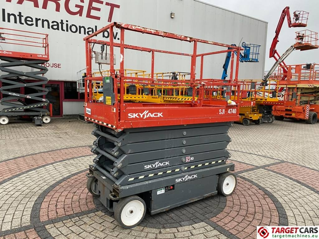 SkyJack SJIII-4740 Electric 4740 Scissor Work Lift 1380cm - Plataforma de tijeras: foto 1 SkyJack SJIII-4740 Electric 4740 Scissor Work Lift 1380cm - Plataforma de tijeras: foto 1