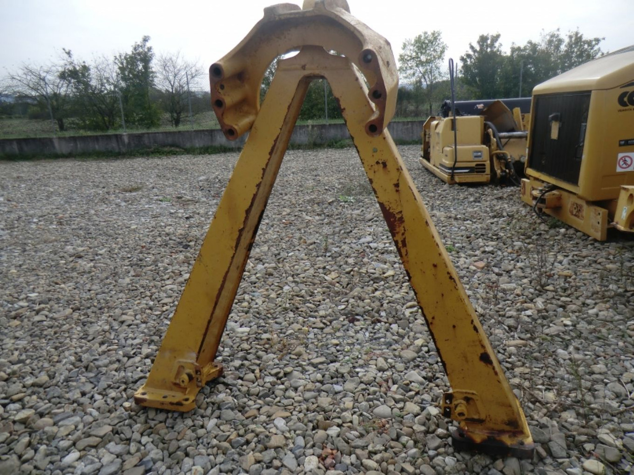 Caterpillar 735 Supporto telaio assale centrale con flangia - Bastidor/ Chasis para Maquinaria de construcción: foto 2 Caterpillar 735 Supporto telaio assale centrale con flangia - Bastidor/ Chasis para Maquinaria de construcción: foto 2