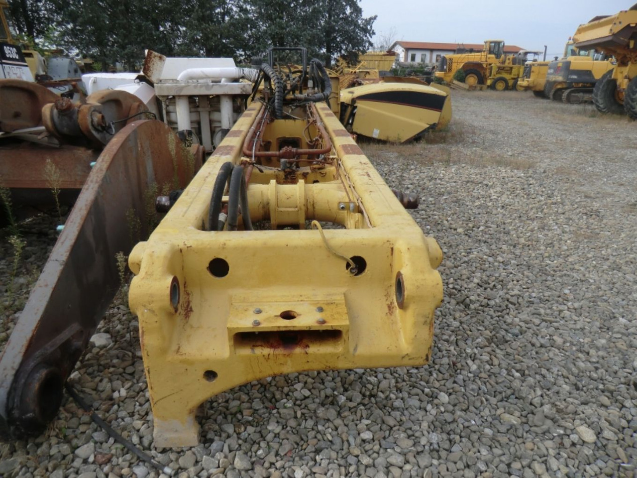 Caterpillar 735 Telaio posteriore - Bastidor/ Chasis para Maquinaria de construcción: foto 2 Caterpillar 735 Telaio posteriore - Bastidor/ Chasis para Maquinaria de construcción: foto 2