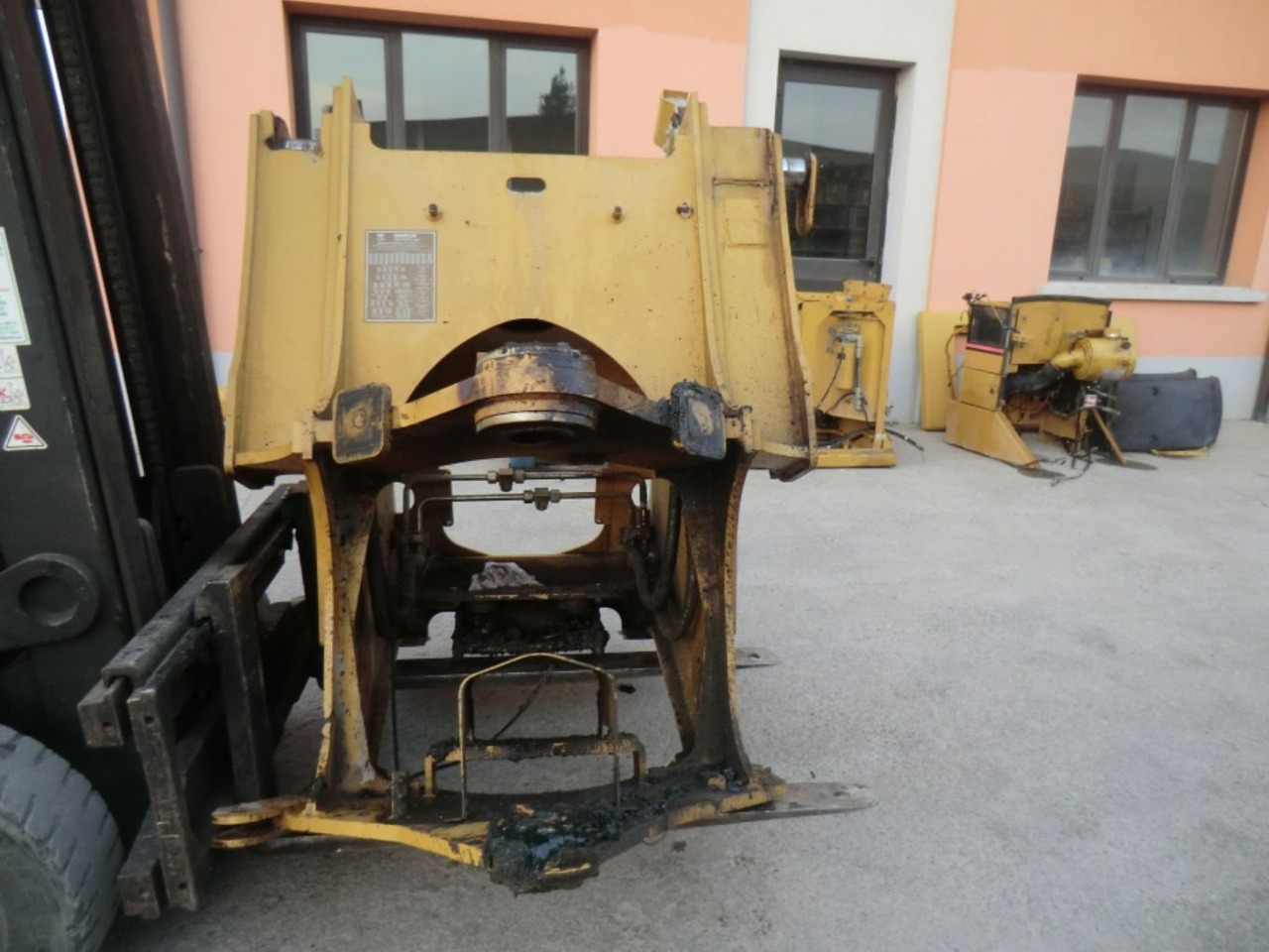 Caterpillar 928G TELAIO ANTERIORE - Bastidor/ Chasis para Maquinaria de construcción: foto 2 Caterpillar 928G TELAIO ANTERIORE - Bastidor/ Chasis para Maquinaria de construcción: foto 2