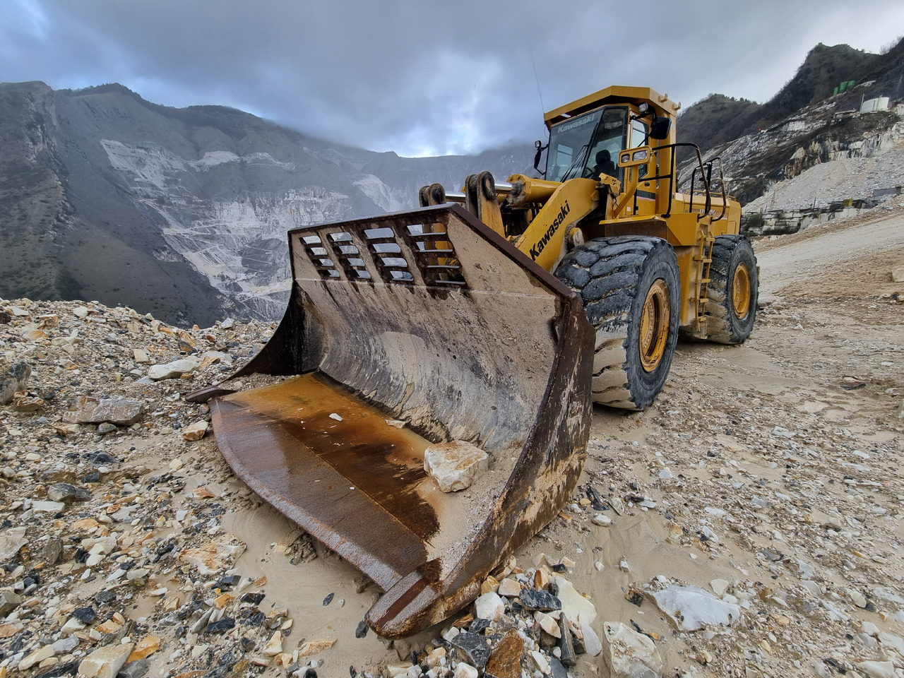 KAWASAKI 115ZV-2 - Cargadora de ruedas: foto 1 KAWASAKI 115ZV-2 - Cargadora de ruedas: foto 1