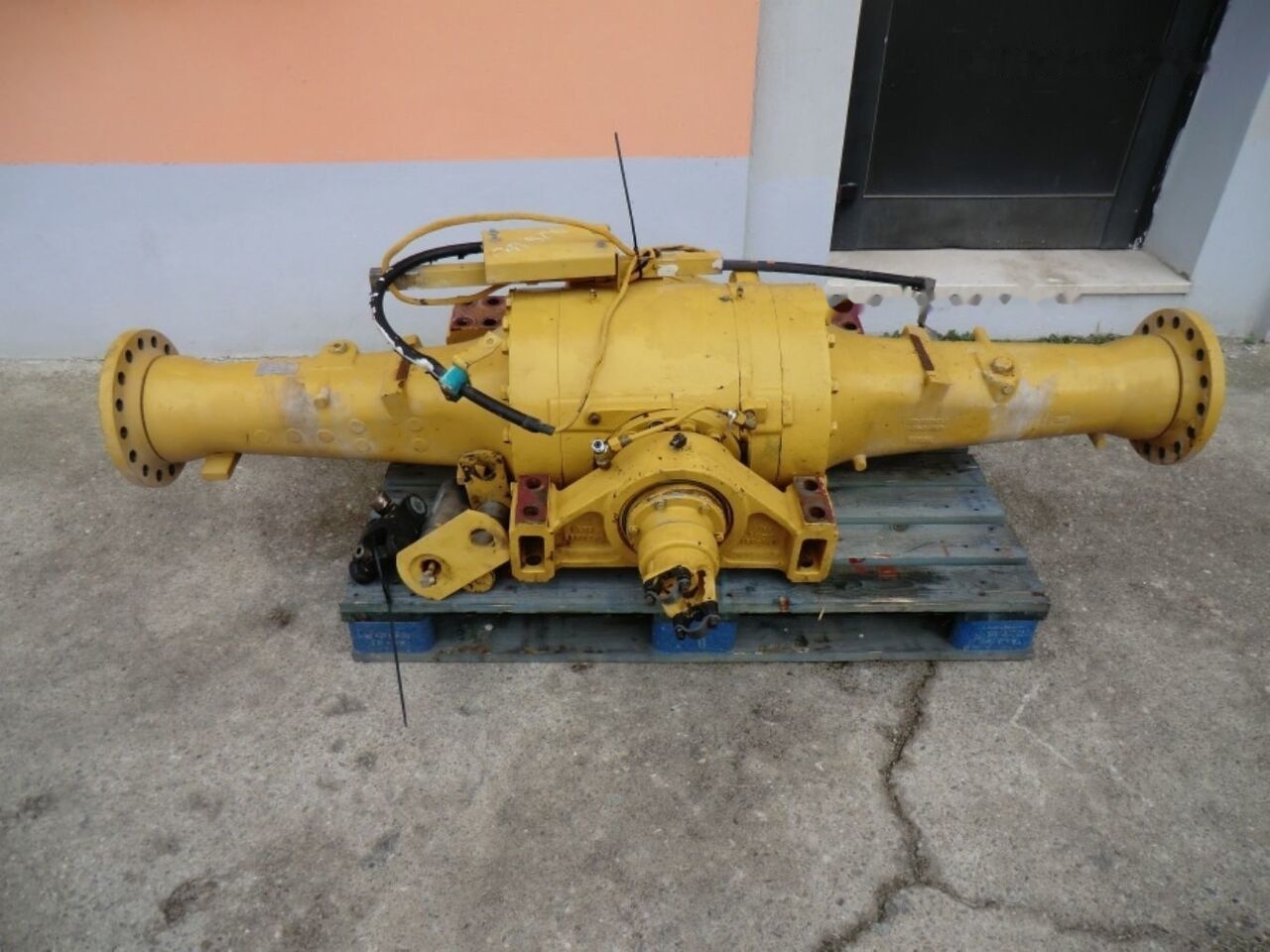 Complete with brakes, limited slip differential, bevel - Eje posterior: foto 4 Complete with brakes, limited slip differential, bevel - Eje posterior: foto 4