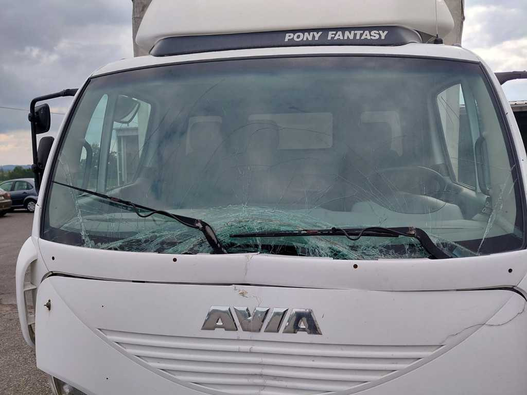 Avia D90, EURO 3, SIDES, HYDRAULIC FRONT - Camión lona: foto 4 Avia D90, EURO 3, SIDES, HYDRAULIC FRONT - Camión lona: foto 4