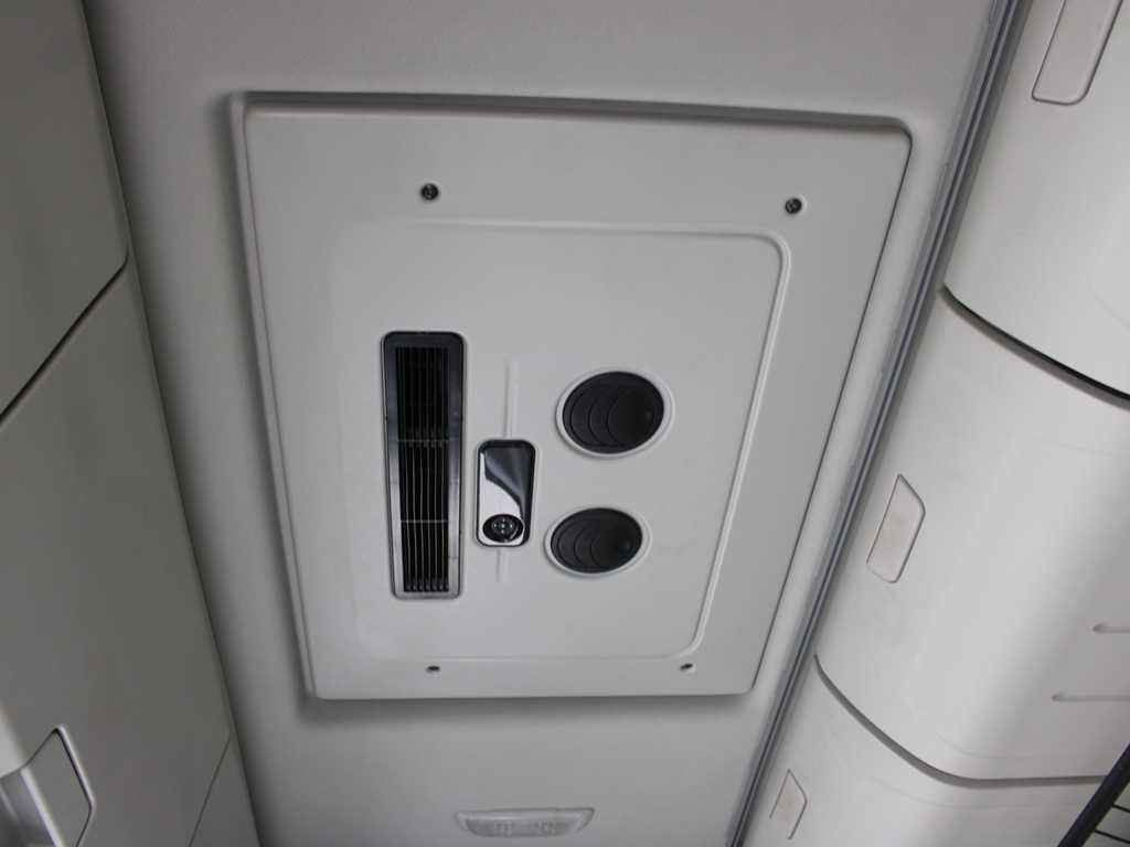 Cabeza tractora Ford F-MAX LL 12S, EURO 6, LOWDECK, NAVIGATION, INDEPENDENT AIR CONDITIONING: foto 15 Cabeza tractora Ford F-MAX LL 12S, EURO 6, LOWDECK, NAVIGATION, INDEPENDENT AIR CONDITIONING: foto 15