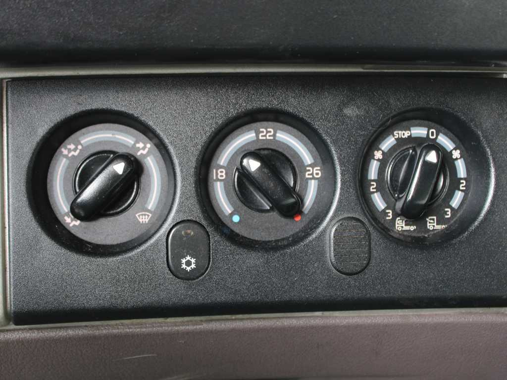 Leasing de  Renault MAGNUM 440.18, EURO 3 Renault MAGNUM 440.18, EURO 3: foto 9