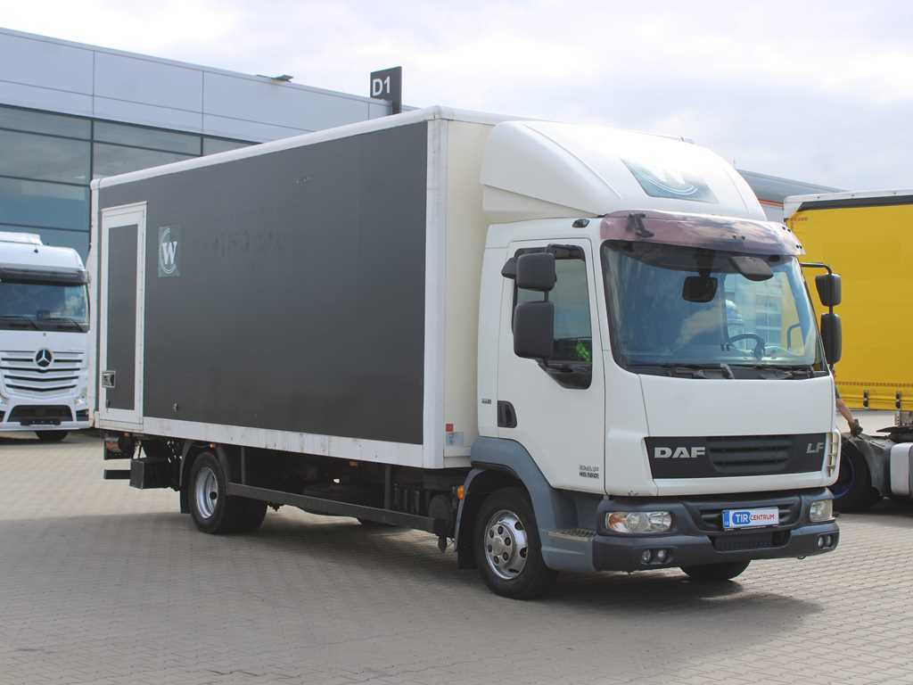 DAF FA 45.160, INDEPENDENT AIR CONDITIONING, HYDRAULIC FRONT - Camión caja cerrada: foto 3 DAF FA 45.160, INDEPENDENT AIR CONDITIONING, HYDRAULIC FRONT - Camión caja cerrada: foto 3