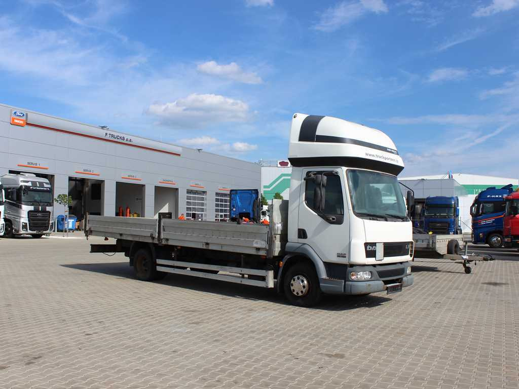 DAF LF 45.180, SLEEPING BODY, EURO 3, TIRES 80% - Camión caja abierta: foto 3 DAF LF 45.180, SLEEPING BODY, EURO 3, TIRES 80% - Camión caja abierta: foto 3