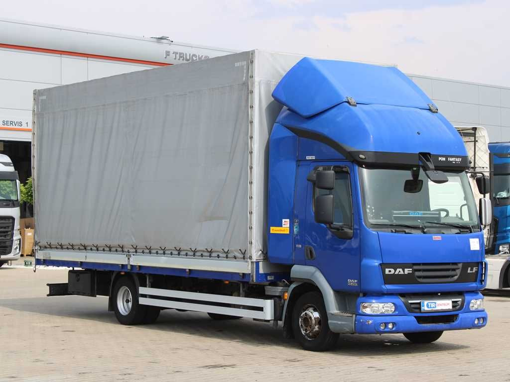 DAF LF 45.220, EURO 5 EEV, SLEEPING CABIN,SIDE-WALLS - Camión lona: foto 2 DAF LF 45.220, EURO 5 EEV, SLEEPING CABIN,SIDE-WALLS - Camión lona: foto 2