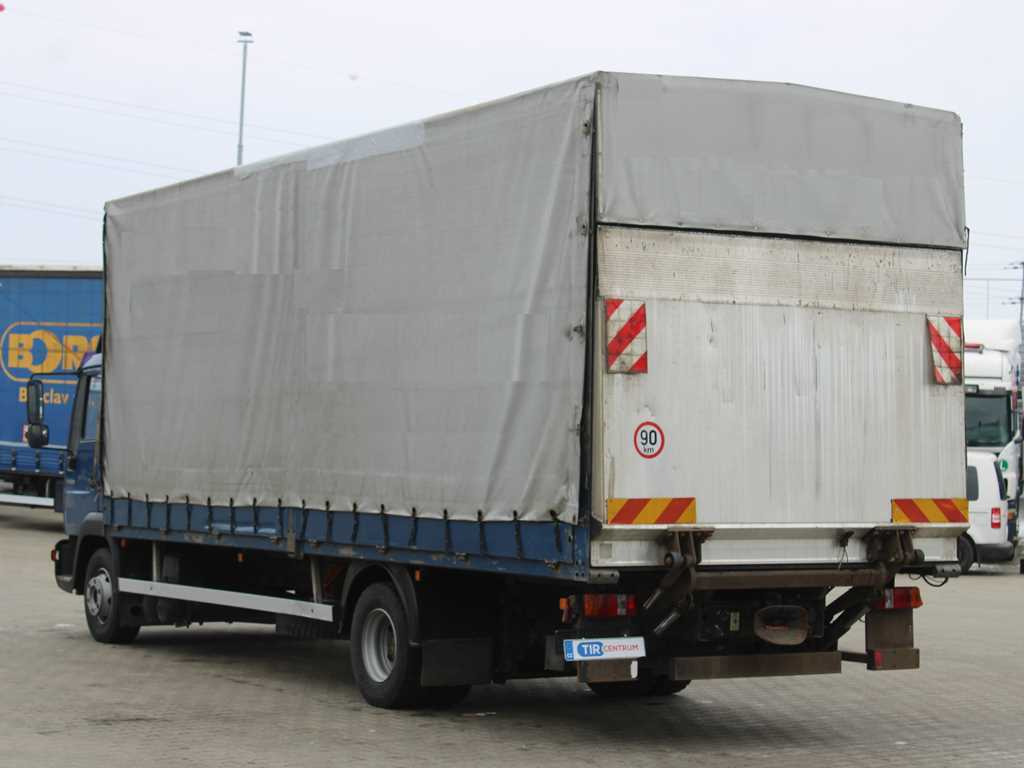 MAN LE 12.220, EURO 3, HYDRAULIC FRONT, TIRES 80% - Camión lona: foto 5 MAN LE 12.220, EURO 3, HYDRAULIC FRONT, TIRES 80% - Camión lona: foto 5
