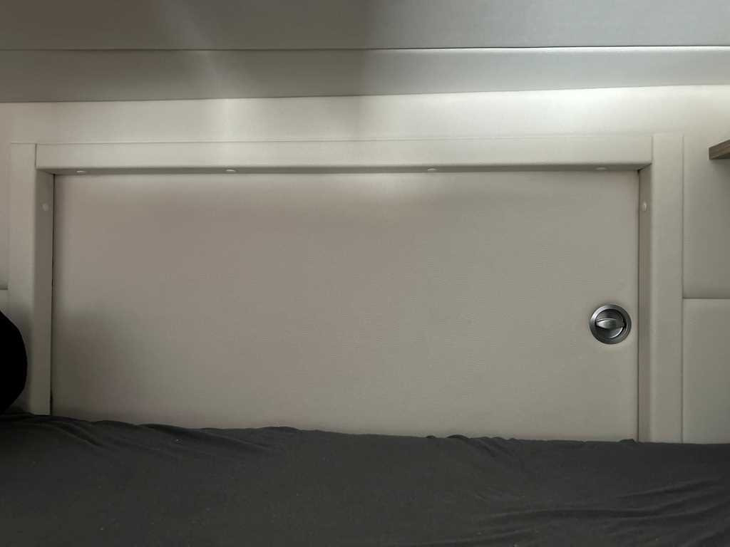 Volvo STX FL, FOR 6 PEOPLE, FOR TRANSPORTING FIVE HORSES, CAMERA, 2X HYDRAULIC FRONT - Camión para caballos: foto 4 Volvo STX FL, FOR 6 PEOPLE, FOR TRANSPORTING FIVE HORSES, CAMERA, 2X HYDRAULIC FRONT - Camión para caballos: foto 4