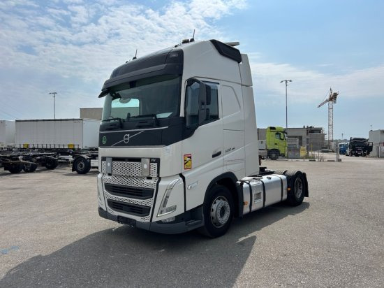 Volvo FH 500 EURO 6, I-Shift, Globetrotter, Standklima - Cabeza tractora: foto 1 Volvo FH 500 EURO 6, I-Shift, Globetrotter, Standklima - Cabeza tractora: foto 1