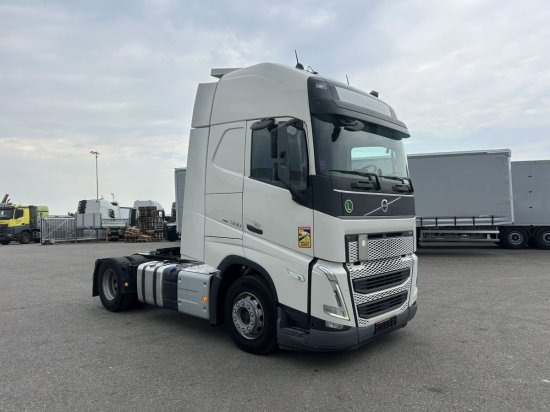 Volvo FH 500 EURO 6, I-Shift, Globetrotter, Standklima - Cabeza tractora: foto 3 Volvo FH 500 EURO 6, I-Shift, Globetrotter, Standklima - Cabeza tractora: foto 3
