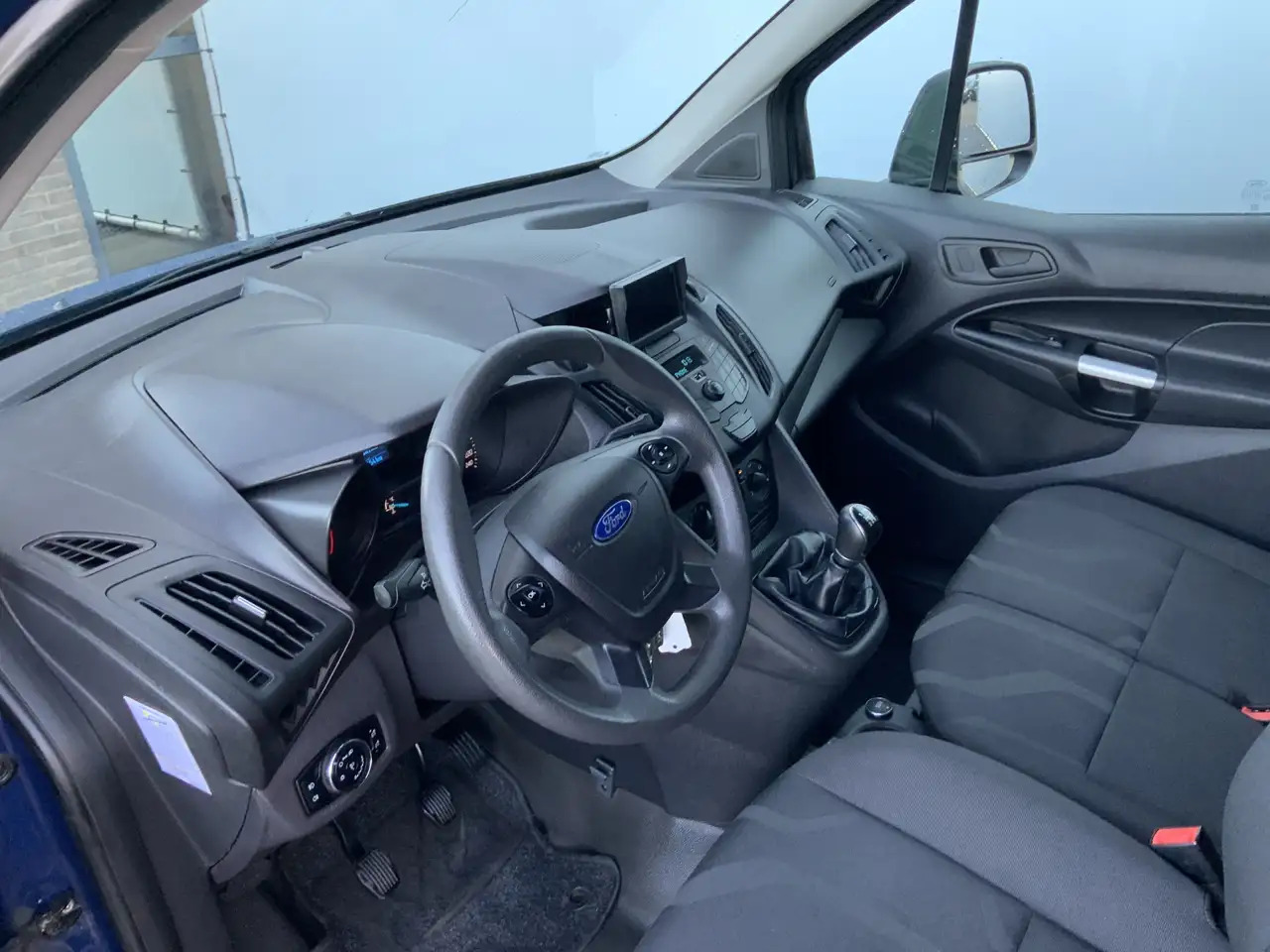 Ford Transit Connect 1.5 TDCI L1 Trend Airco Cruise Trekhaak 1200 kg Eu - Furgoneta pequeña: foto 5 Ford Transit Connect 1.5 TDCI L1 Trend Airco Cruise Trekhaak 1200 kg Eu - Furgoneta pequeña: foto 5