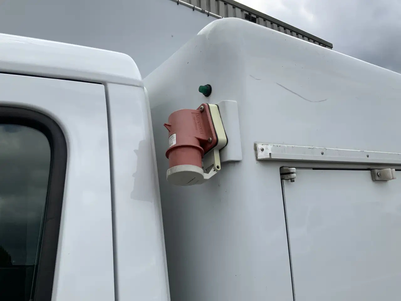 Mercedes-Benz Sprinter 310 2.2 CDI 366 ijswagen 40 gr _0 Deuren 10 Euro 5 - Furgoneta frigorifica: foto 3 Mercedes-Benz Sprinter 310 2.2 CDI 366 ijswagen 40 gr _0 Deuren 10 Euro 5 - Furgoneta frigorifica: foto 3