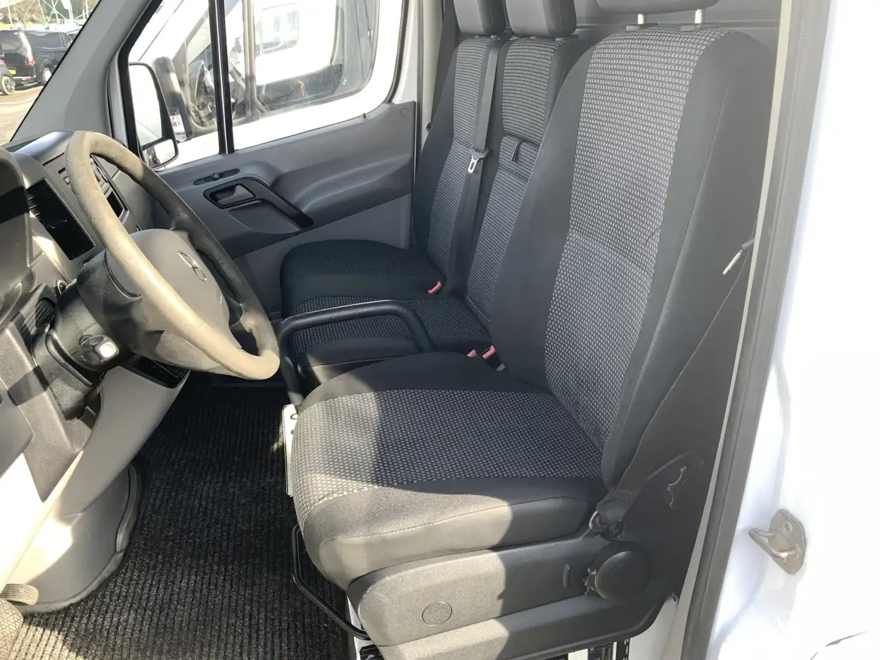 Mercedes-Benz Sprinter 311 2.2 CDI 366 L2H1 Automaat 3 Zits Trekaak 2800k - Furgón: foto 3 Mercedes-Benz Sprinter 311 2.2 CDI 366 L2H1 Automaat 3 Zits Trekaak 2800k - Furgón: foto 3