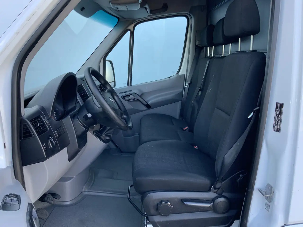 Mercedes-Benz Sprinter 313 2.2 CDI 366 L2H2 Airco 3 Zits Trekhaak & Opsta - Furgón: foto 4 Mercedes-Benz Sprinter 313 2.2 CDI 366 L2H2 Airco 3 Zits Trekhaak & Opsta - Furgón: foto 4