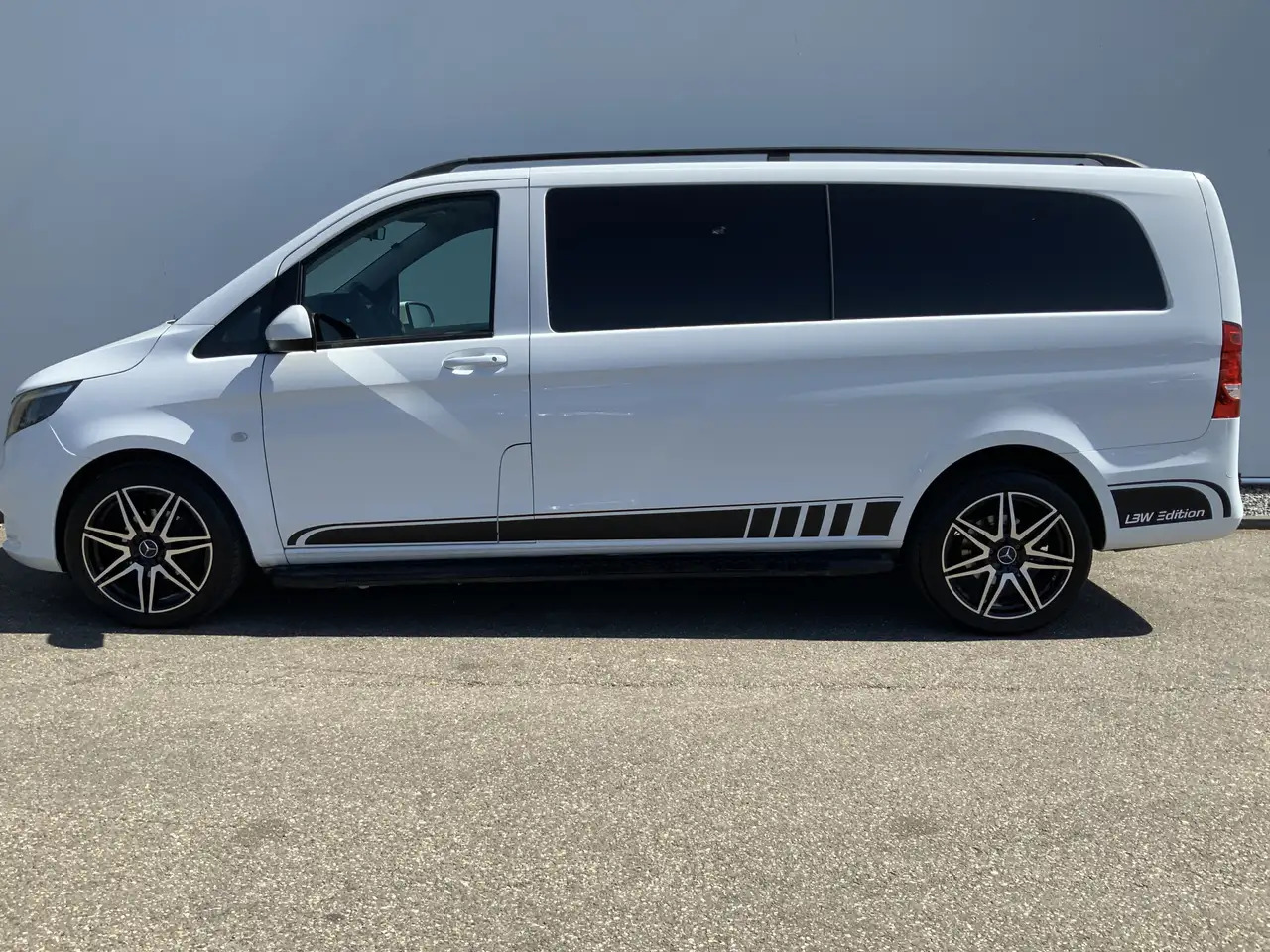 Mercedes-Benz Vito Tourer XL 114 CDI Autom. Airco Cruise Camera Alu V - Furgón: foto 4 Mercedes-Benz Vito Tourer XL 114 CDI Autom. Airco Cruise Camera Alu V - Furgón: foto 4