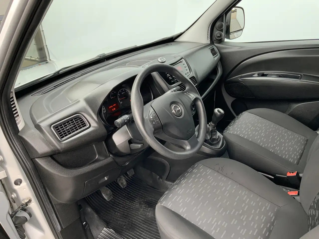 Opel Combo 1.3 CDTi L1H1 Edition Airco Euro 6 - Furgoneta pequeña: foto 5 Opel Combo 1.3 CDTi L1H1 Edition Airco Euro 6 - Furgoneta pequeña: foto 5