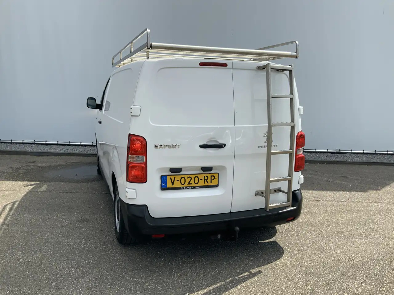 Peugeot Expert glazenwasser 226S 1.6 BlueHDI 115 Inbouw 530 liter - Furgón: foto 4 Peugeot Expert glazenwasser 226S 1.6 BlueHDI 115 Inbouw 530 liter - Furgón: foto 4