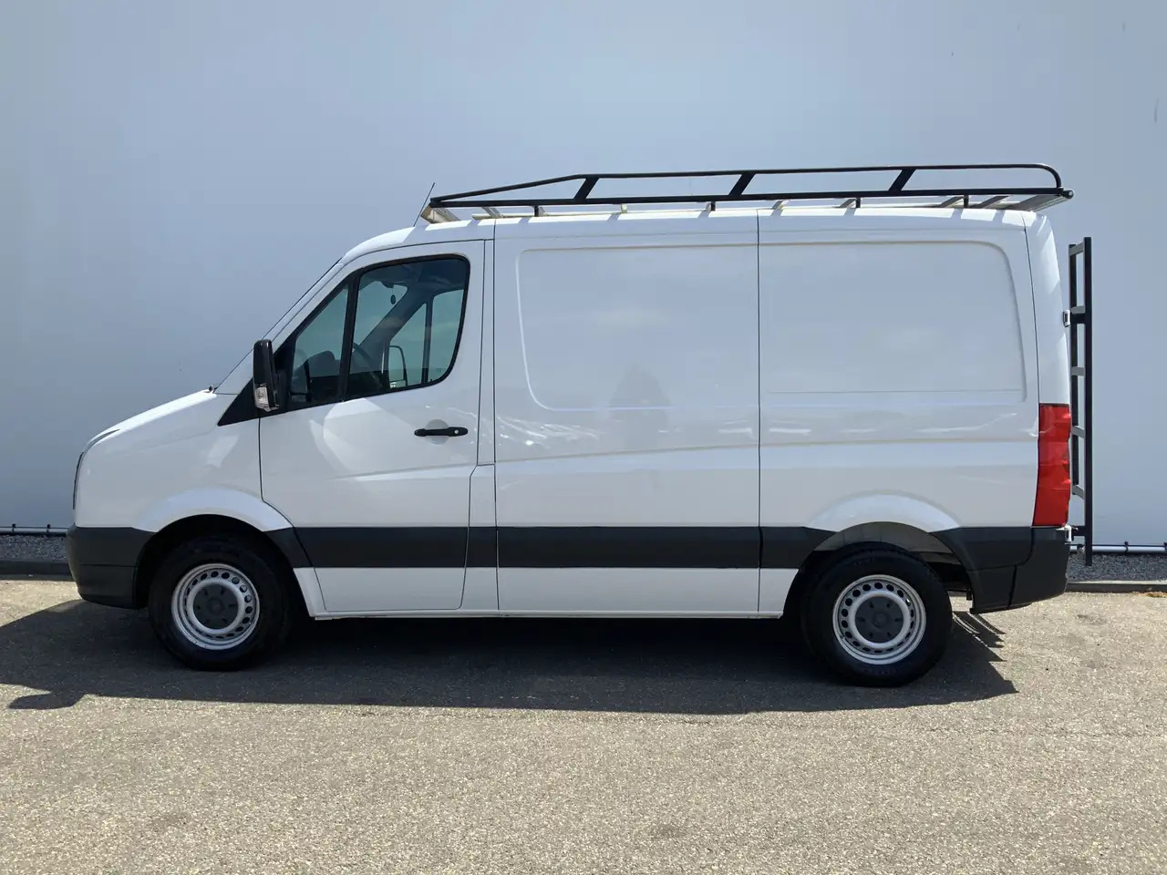 Volkswagen Crafter 35 2.0 TDI L1H1 Airco Cruise 3 Zits Trekhaak 2000 - Furgón: foto 3 Volkswagen Crafter 35 2.0 TDI L1H1 Airco Cruise 3 Zits Trekhaak 2000 - Furgón: foto 3