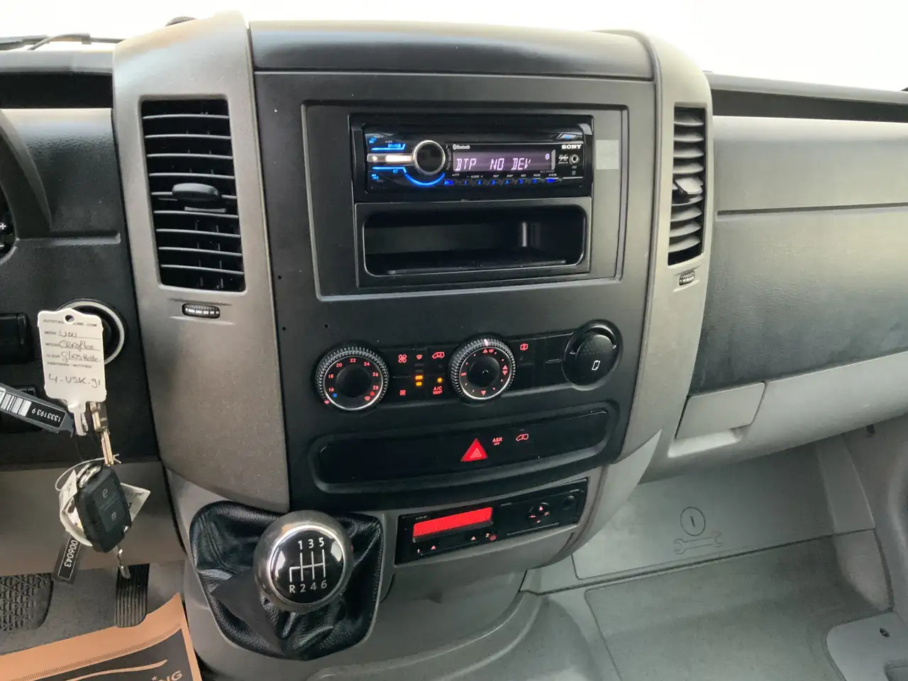 Volkswagen Crafter 35 2.0 TDI L3H1 Glasresteel Airco Cruise 3 Zits UI - Furgoneta caja cerrada, Vehículo municipal: foto 5 Volkswagen Crafter 35 2.0 TDI L3H1 Glasresteel Airco Cruise 3 Zits UI - Furgoneta caja cerrada, Vehículo municipal: foto 5