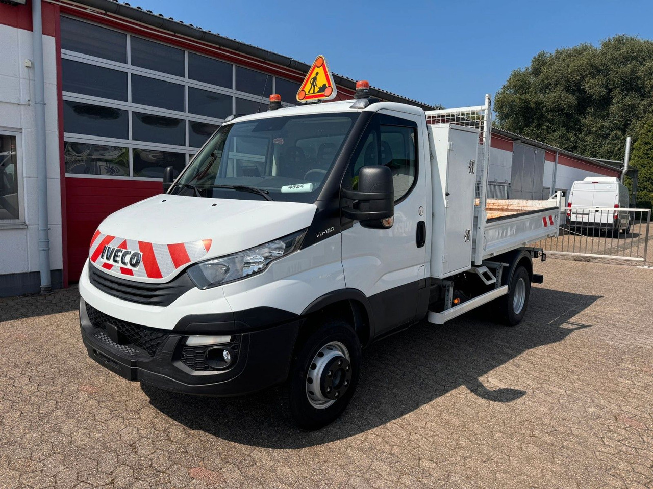 Iveco 70C18 Kipper 3625 kg Nutzlast! Klima EURO 6C - Furgoneta basculante: foto 1 Iveco 70C18 Kipper 3625 kg Nutzlast! Klima EURO 6C - Furgoneta basculante: foto 1