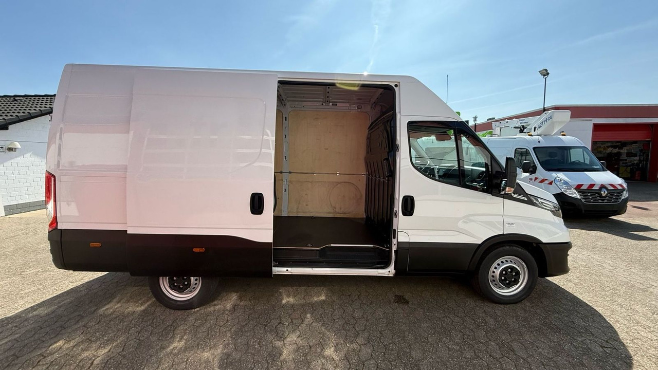 Iveco Daily 35S14 Transporter Kastenwagen L3H2 - Furgón: foto 4 Iveco Daily 35S14 Transporter Kastenwagen L3H2 - Furgón: foto 4