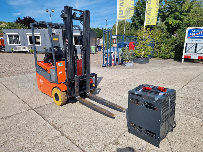Toyota 1500 kg. elektrisch hefhoogte 5.00m. - Carretilla elevadora eléctrica: foto 3 Toyota 1500 kg. elektrisch hefhoogte 5.00m. - Carretilla elevadora eléctrica: foto 3