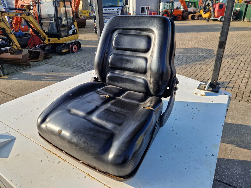 Yale 4.5 ton elektrisch triplomast - Carretilla elevadora eléctrica: foto 5 Yale 4.5 ton elektrisch triplomast - Carretilla elevadora eléctrica: foto 5