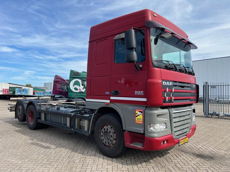 DAF XF105.460 Space Cab - Camión chasis: foto 3 DAF XF105.460 Space Cab - Camión chasis: foto 3
