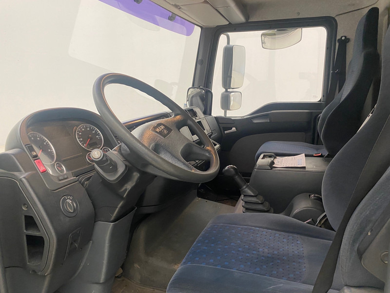 Camión caja cerrada MAN TGL 12.210: foto 9 Camión caja cerrada MAN TGL 12.210: foto 9