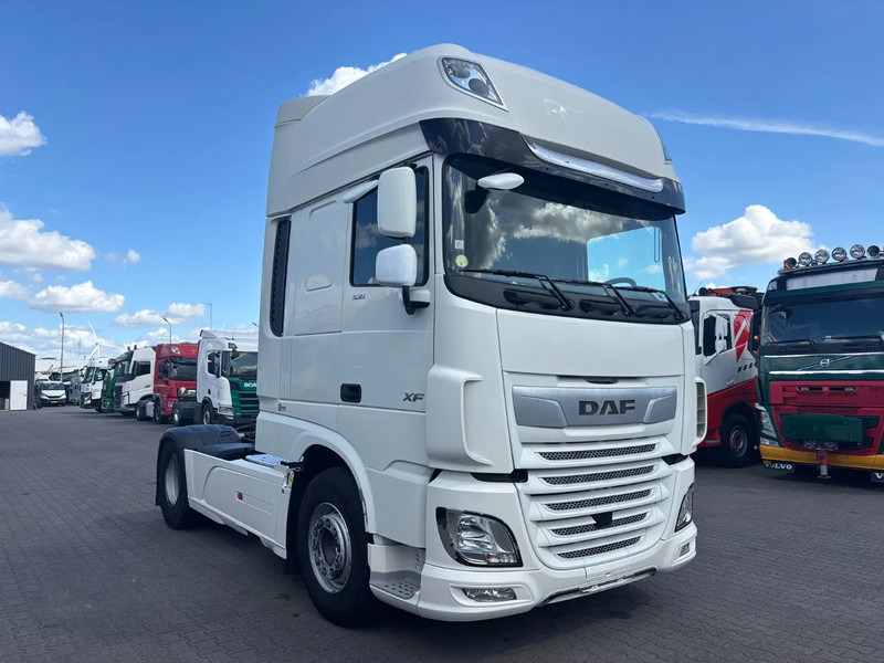 DAF XF 530 Super Spacecab Euro 6 Retarder - Cabeza tractora: foto 2 DAF XF 530 Super Spacecab Euro 6 Retarder - Cabeza tractora: foto 2