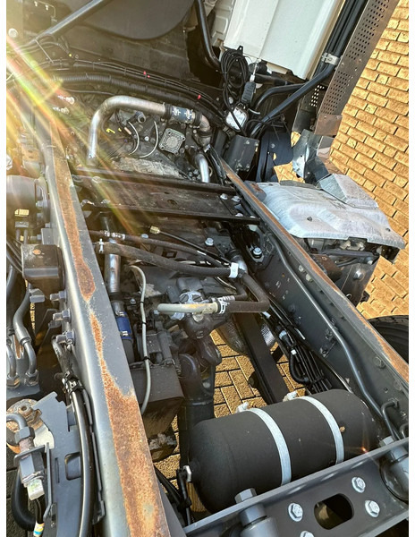 Camión chasis DAF CF 530 8X4 CHASSIS CAB SCHADE/UNFALL/DAMAGE: foto 19