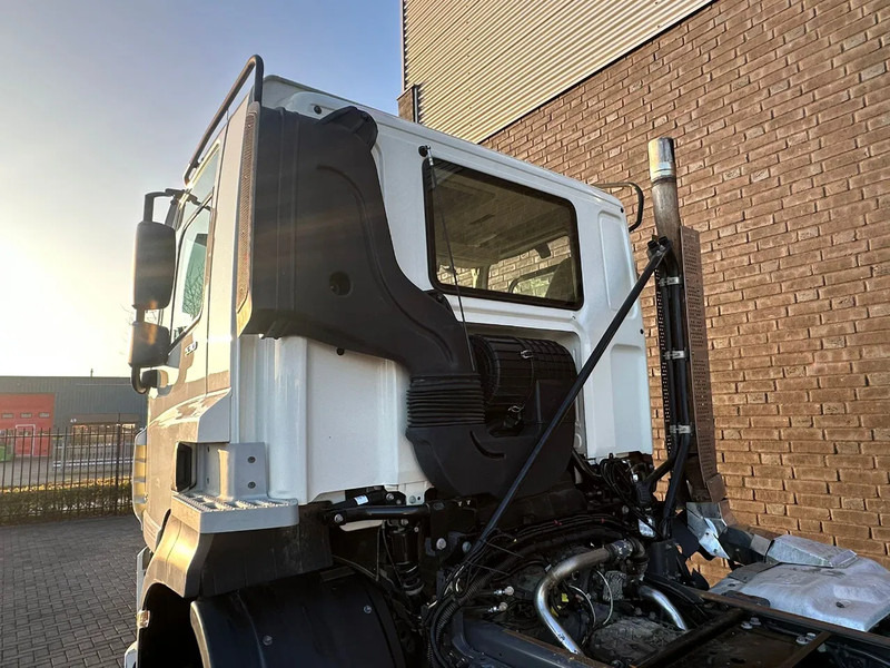 Camión chasis DAF CF 530 8X4 CHASSIS CAB SCHADE/UNFALL/DAMAGE: foto 13