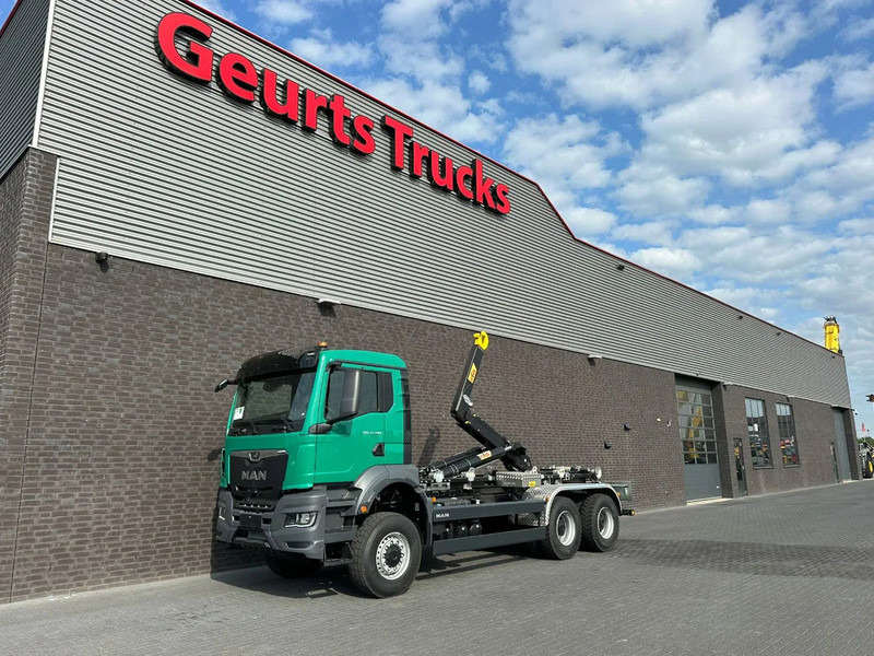 MAN TGS 33.480 6X6 HYVA LIFT 26-55-S HAAKARM / ABROLLKIPPER/ HOOKLIFT (NIEUWE/ NEU/ NEW) - Camión multibasculante: foto 2 MAN TGS 33.480 6X6 HYVA LIFT 26-55-S HAAKARM / ABROLLKIPPER/ HOOKLIFT (NIEUWE/ NEU/ NEW) - Camión multibasculante: foto 2