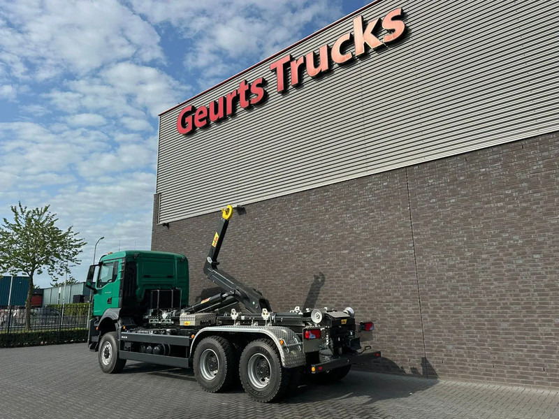 MAN TGS 33.480 6X6 HYVA LIFT 26-55-S HAAKARM / ABROLLKIPPER/ HOOKLIFT (NIEUWE/ NEU/ NEW) - Camión multibasculante: foto 3 MAN TGS 33.480 6X6 HYVA LIFT 26-55-S HAAKARM / ABROLLKIPPER/ HOOKLIFT (NIEUWE/ NEU/ NEW) - Camión multibasculante: foto 3