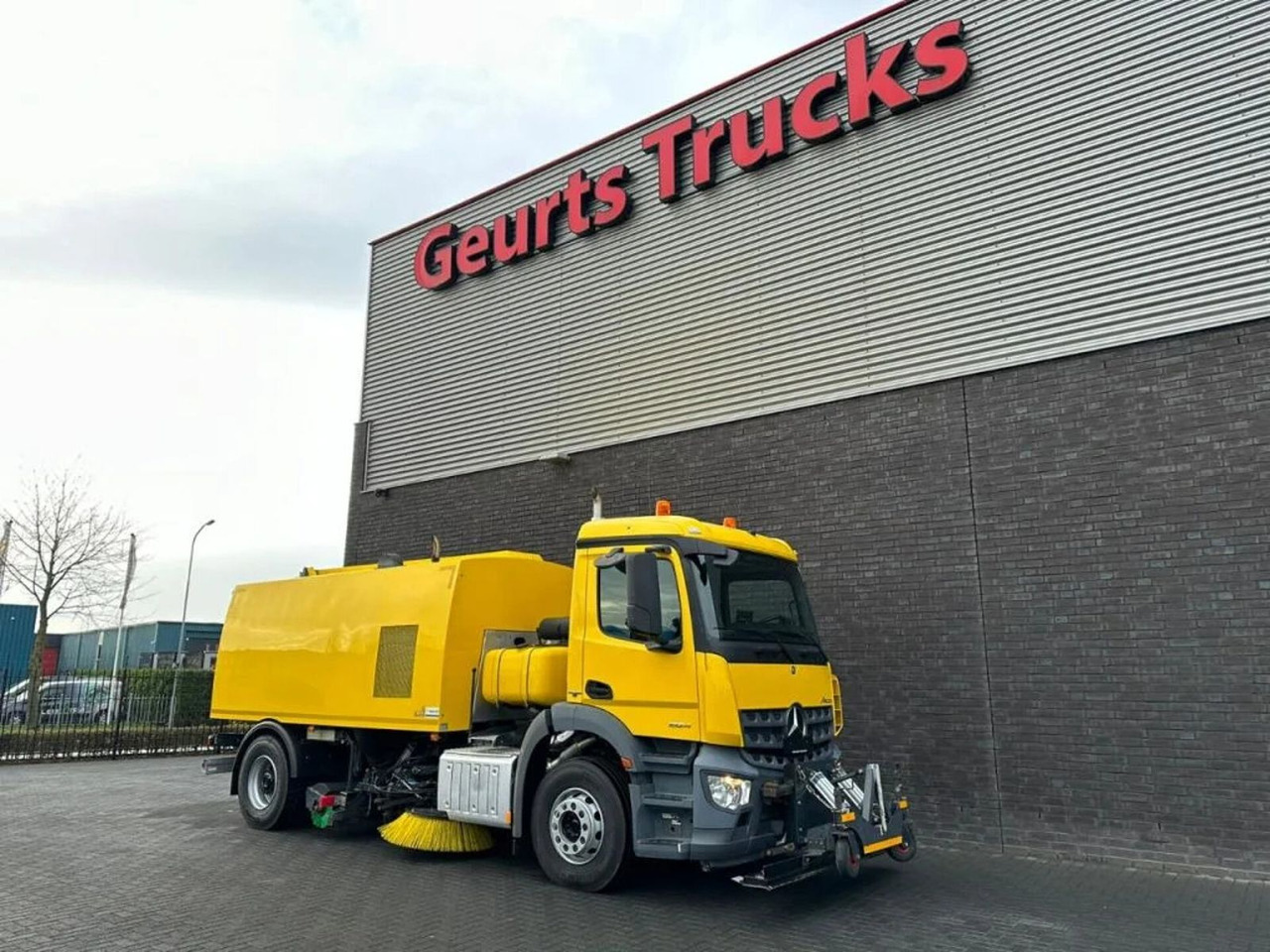 Mercedes-Benz Arocs 1824 4X2 BEAM A9000 SWEEPING TRUCK/ KEHRMA - Barredora vial: foto 5 Mercedes-Benz Arocs 1824 4X2 BEAM A9000 SWEEPING TRUCK/ KEHRMA - Barredora vial: foto 5