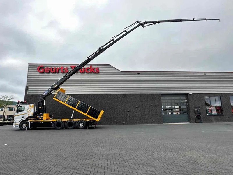 Scania R530 V8 NGS 8X4 TRIDEM MET HYVA 2Z KIPPER + HMF 5020-K6 + JIB FJ1000-K5 KRAAN/KRAN/CRANE/GRUA - Camión volquete, Camión grúa: foto 1 Scania R530 V8 NGS 8X4 TRIDEM MET HYVA 2Z KIPPER + HMF 5020-K6 + JIB FJ1000-K5 KRAAN/KRAN/CRANE/GRUA - Camión volquete, Camión grúa: foto 1
