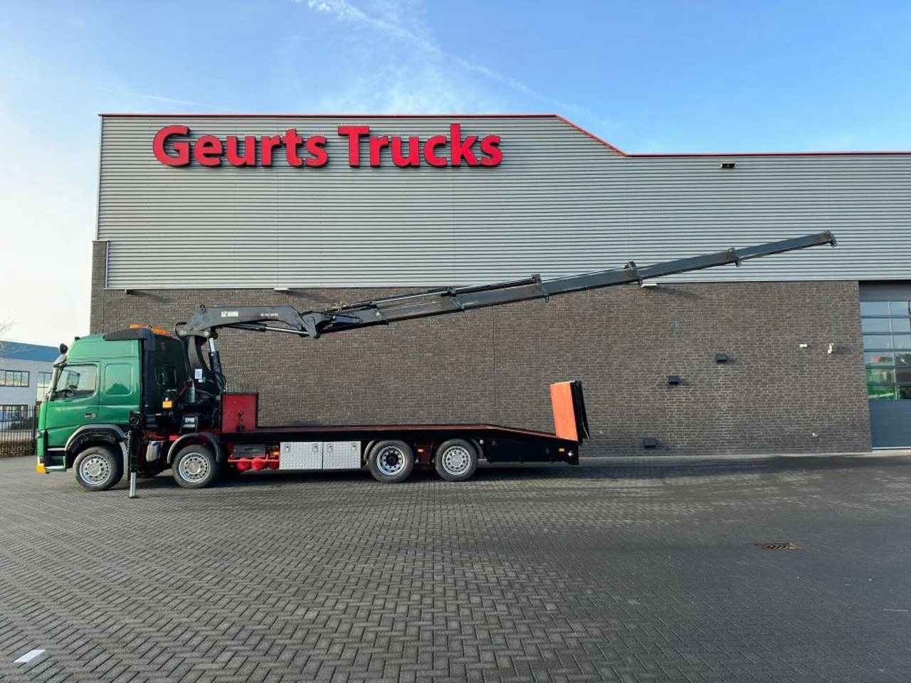 Volvo FM 500 8X2 OPRIJWAGEN/MACHINE TRANSPORTER + HIAB - Camión grúa: foto 4 Volvo FM 500 8X2 OPRIJWAGEN/MACHINE TRANSPORTER + HIAB - Camión grúa: foto 4