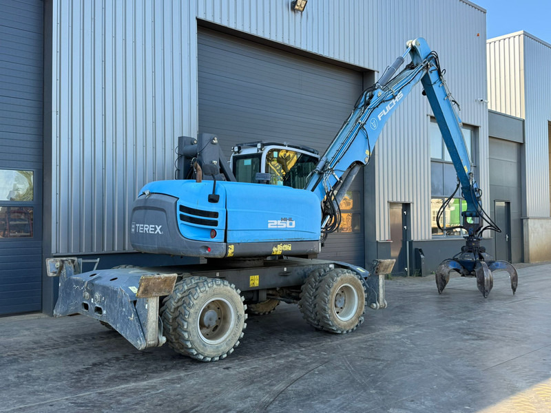 Fuchs MHL 250 E - Manipulador de materiales: foto 5 Fuchs MHL 250 E - Manipulador de materiales: foto 5