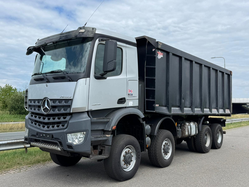 MERCEDESBENZ Arocs 4848 8x8 tipper - Camión volquete: foto 1 MERCEDESBENZ Arocs 4848 8x8 tipper - Camión volquete: foto 1