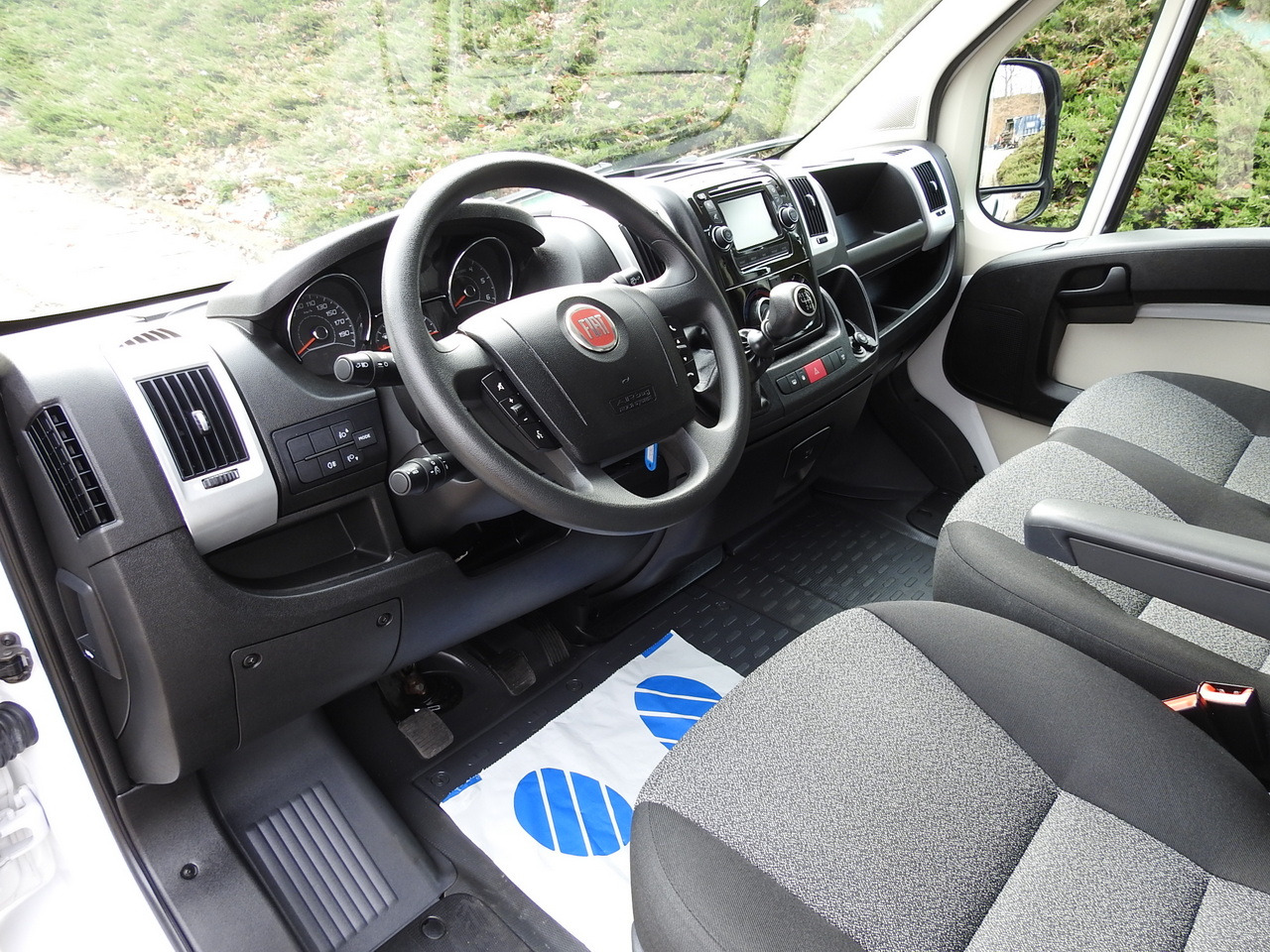 FIAT DUCATO BOX LIFT 8 PALLETS CRUISE CONTROL NAVIGATION AIR CONDITIONING LED LIGHTS 130HP - Furgoneta caja cerrada: foto 2 FIAT DUCATO BOX LIFT 8 PALLETS CRUISE CONTROL NAVIGATION AIR CONDITIONING LED LIGHTS 130HP - Furgoneta caja cerrada: foto 2