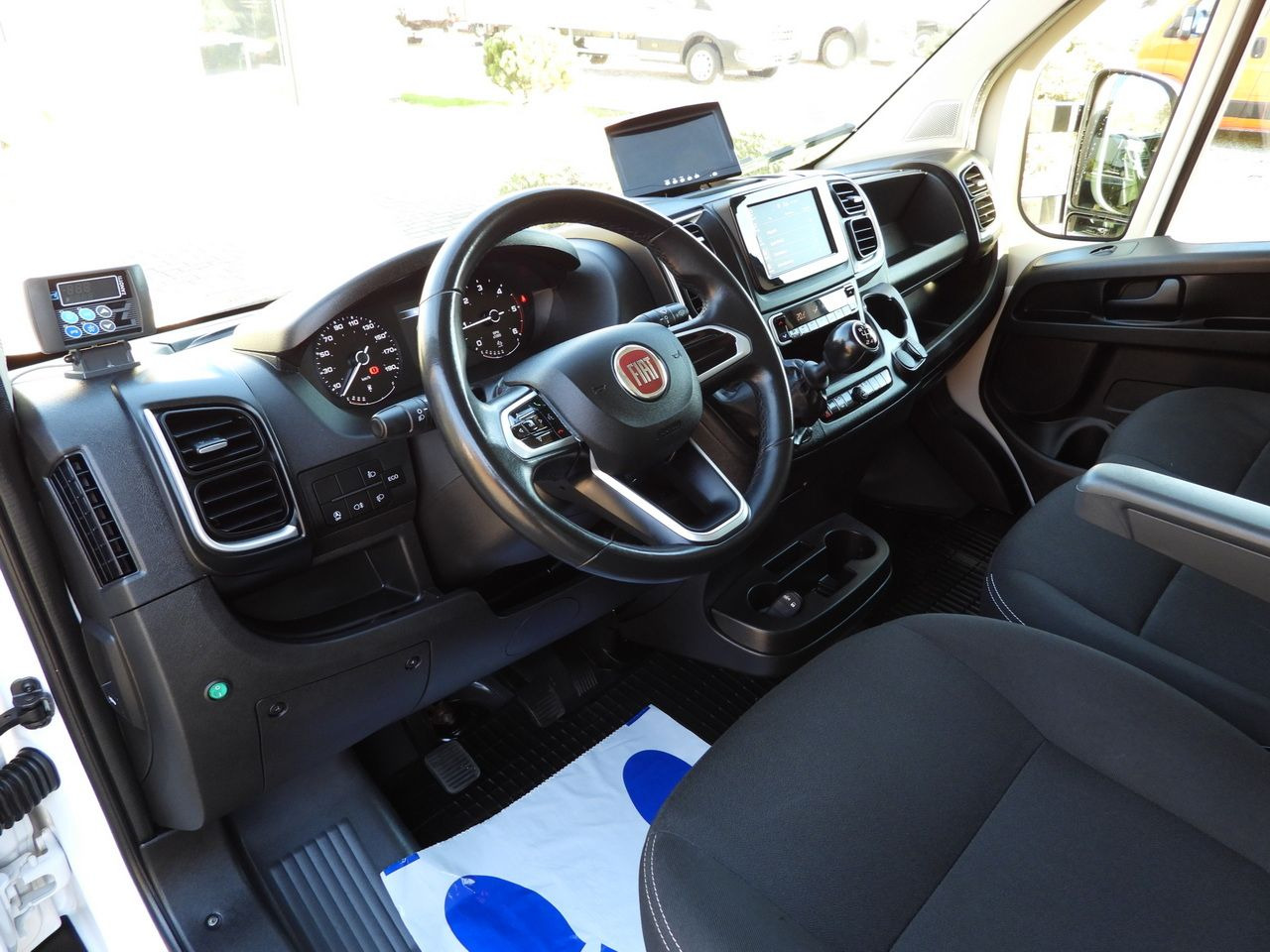 FIAT DUCATO REGRIGERATOR BOX -5*C HEATING FUNCTION AIR CONDITIONING 140HP - Furgoneta frigorifica: foto 2 FIAT DUCATO REGRIGERATOR BOX -5*C HEATING FUNCTION AIR CONDITIONING 140HP - Furgoneta frigorifica: foto 2