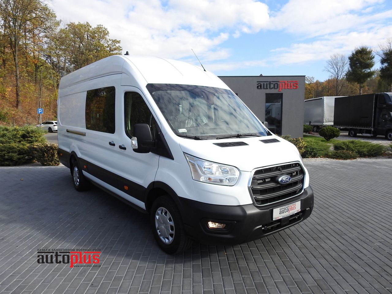 FORD TRANSIT BOX DELIVERY VAN 6 SEATS CRUISE CONTROL AIR CONDITIONING LED LIGHTS 130HP - Furgón: foto 1 FORD TRANSIT BOX DELIVERY VAN 6 SEATS CRUISE CONTROL AIR CONDITIONING LED LIGHTS 130HP - Furgón: foto 1
