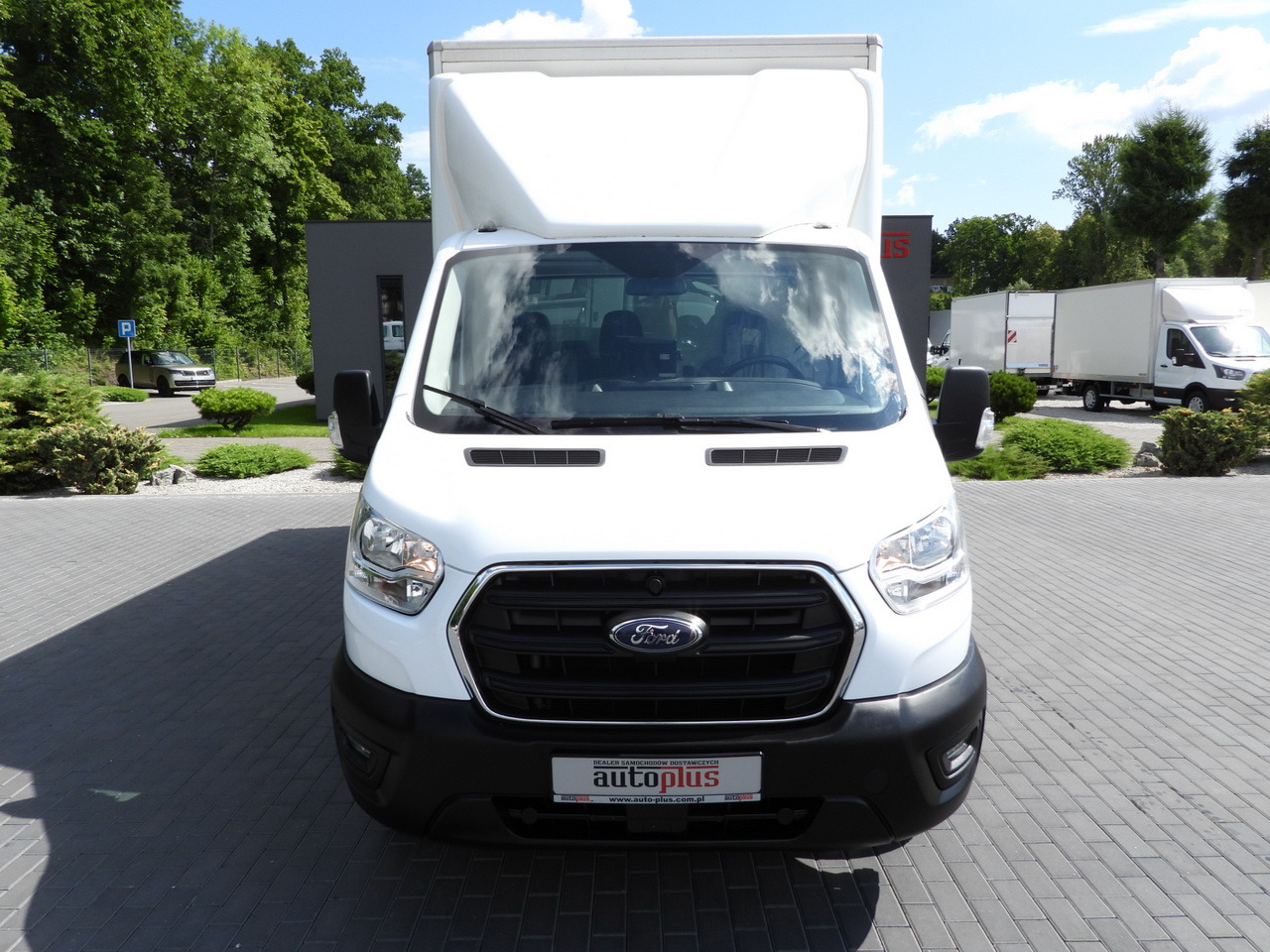FORD TRANSIT BOX LIFT 8 PALLETS CRUISE CONTROL LED LIGHTS TWIN WHEELS AIR CONDITIONING 130HP - Furgoneta caja cerrada: foto 5 FORD TRANSIT BOX LIFT 8 PALLETS CRUISE CONTROL LED LIGHTS TWIN WHEELS AIR CONDITIONING 130HP - Furgoneta caja cerrada: foto 5