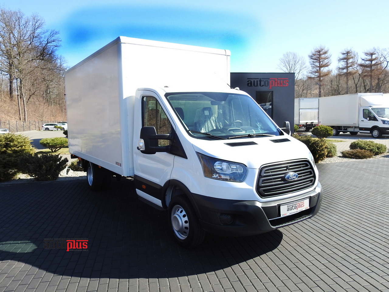 FORD TRANSIT BOX LIFT 8 PALLETS TWIN WHEELS AIR CONDITIONING 130HP - Furgoneta caja cerrada: foto 1 FORD TRANSIT BOX LIFT 8 PALLETS TWIN WHEELS AIR CONDITIONING 130HP - Furgoneta caja cerrada: foto 1