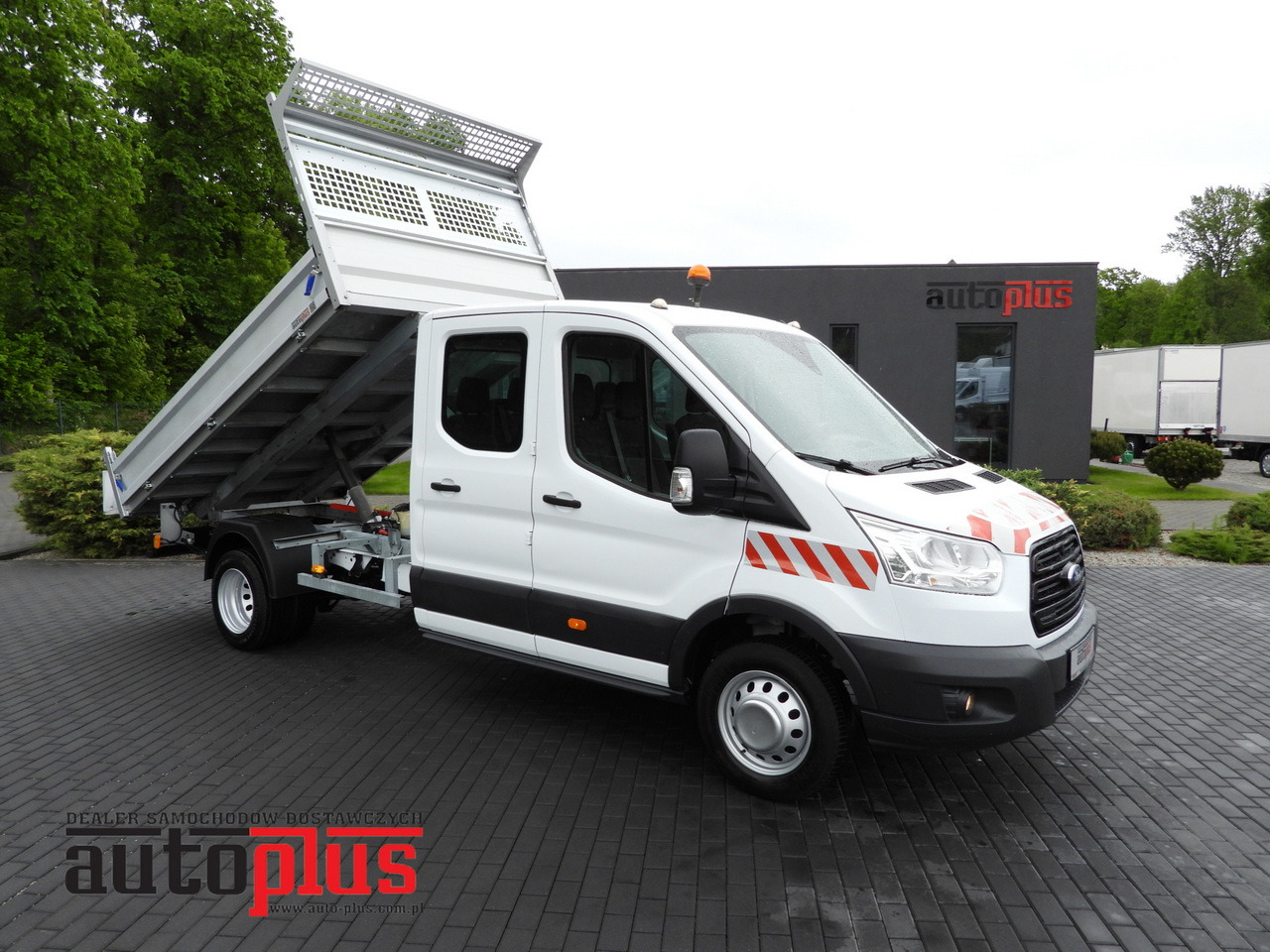 FORD TRANSIT TIPPER DOUBLE CABIN DOKA 6 SEATS CRUISE CONTROL AIR CONDITIONING TWIN WHEELS 170HP - Furgoneta basculante: foto 1 FORD TRANSIT TIPPER DOUBLE CABIN DOKA 6 SEATS CRUISE CONTROL AIR CONDITIONING TWIN WHEELS 170HP - Furgoneta basculante: foto 1