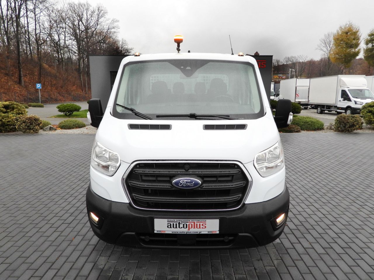 FORD TRANSIT TIPPER DOUBLE CABIN DOKA 6 SEATS CRUISE CONTROL LED LIGHTS TWIN WHEELS AIR CONDITIONING 170HP - Furgoneta basculante: foto 5 FORD TRANSIT TIPPER DOUBLE CABIN DOKA 6 SEATS CRUISE CONTROL LED LIGHTS TWIN WHEELS AIR CONDITIONING 170HP - Furgoneta basculante: foto 5