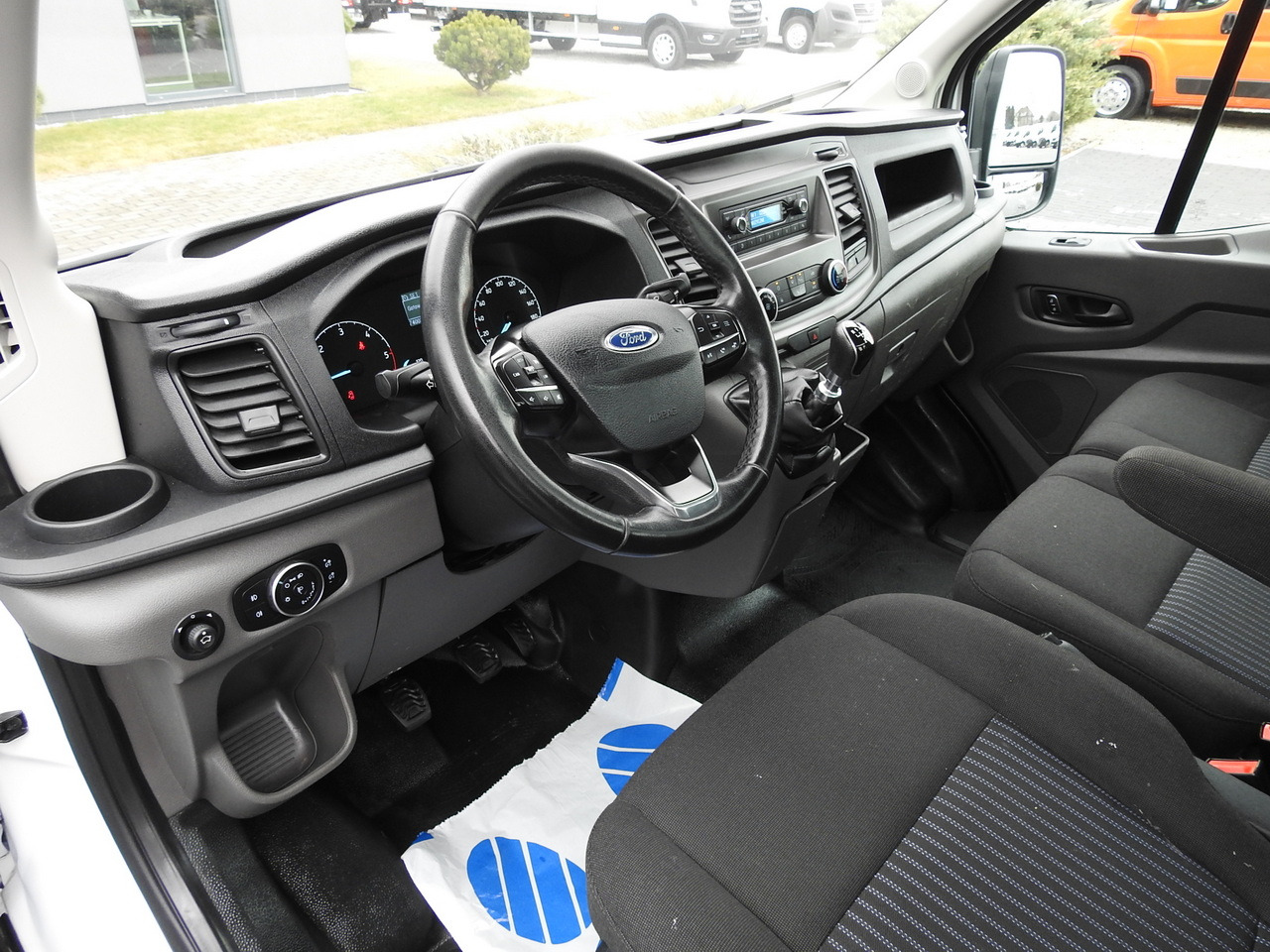 FORD TRANSIT TIPPER LED LIGHTS TWIN WHEELS AIR CONDITIONING 130HP - Furgoneta basculante: foto 2 FORD TRANSIT TIPPER LED LIGHTS TWIN WHEELS AIR CONDITIONING 130HP - Furgoneta basculante: foto 2